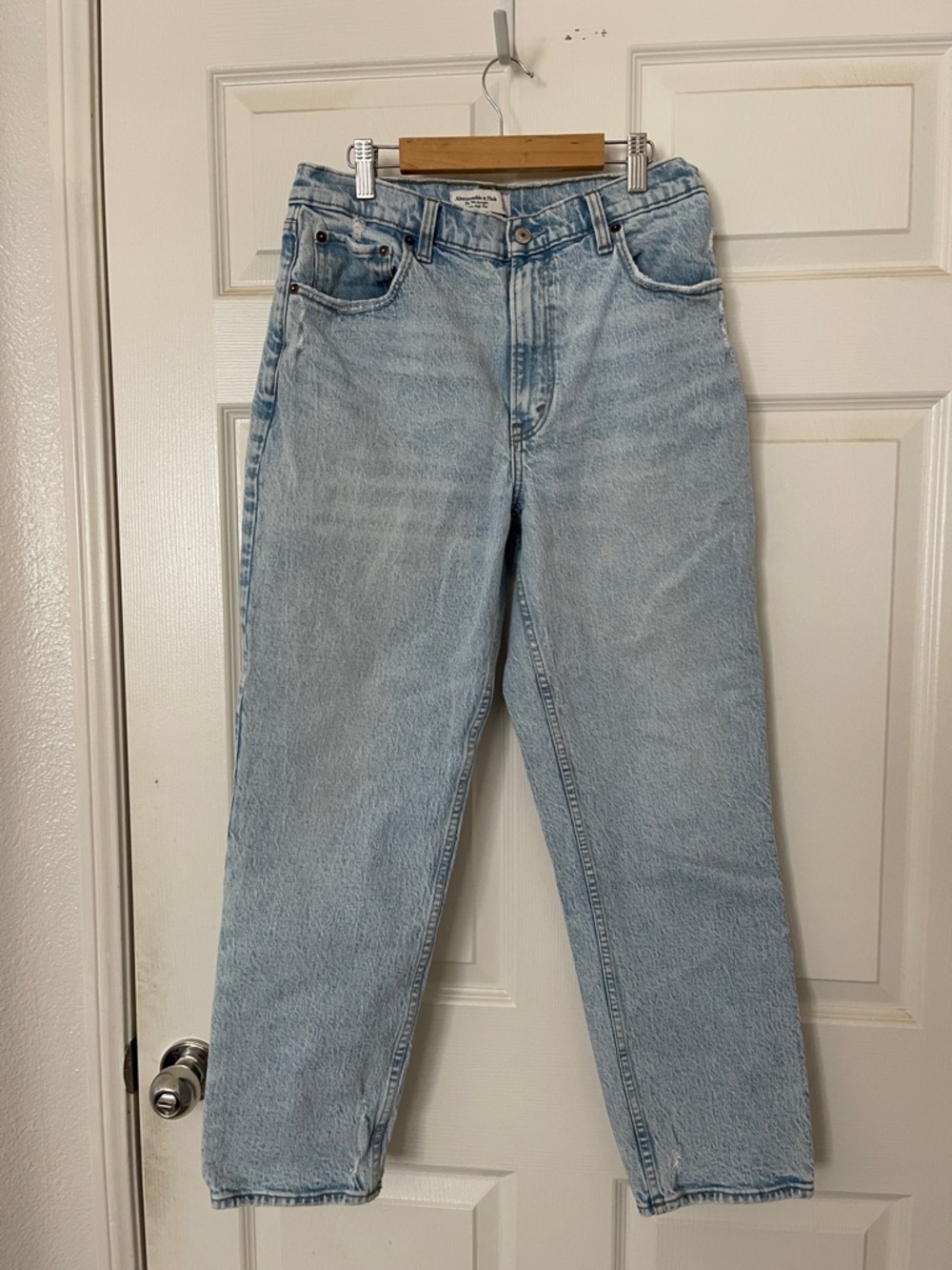 Abercrombie & Fitch light wash 90s straight ultra high rise jeans 30 10